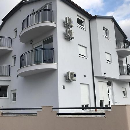 Orhidea Apartment เมดูลิน ภายนอก รูปภาพ